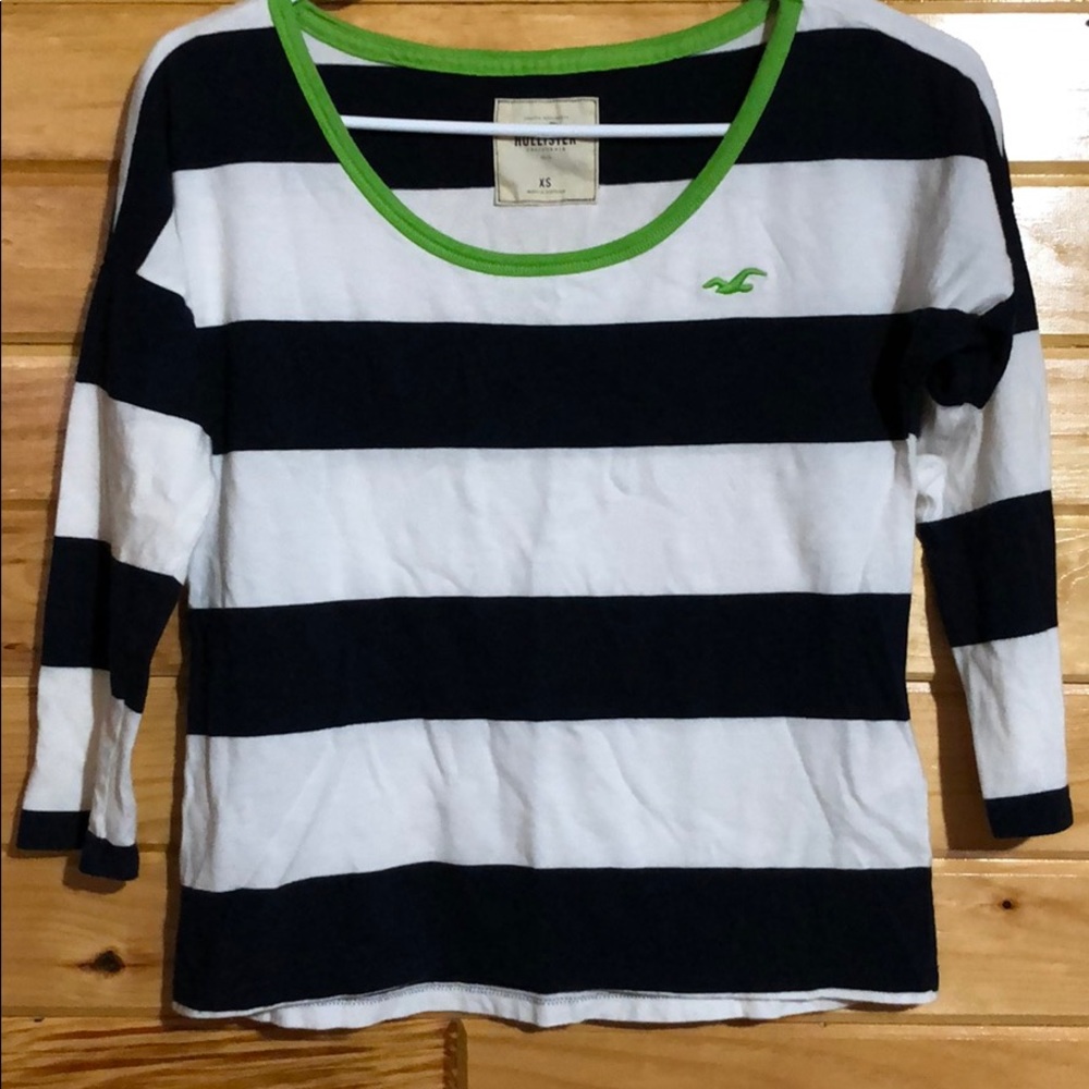 Hollister tee